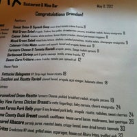 รูปภาพถ่ายที่ Brix Restaurant and Wine Bar โดย Heather ❤ M. เมื่อ 5/12/2012