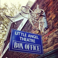Снимок сделан в Little Angel Theatre пользователем Annie H. 5/5/2012