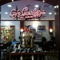 Foto tirada no(a) Café Barbera por Alexandra d. em 6/6/2012