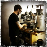 Foto tirada no(a) Bambino Coffee por Anto .. em 4/13/2012