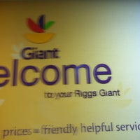 Photo taken at Giant Food by Darwin Y. on 4/25/2012