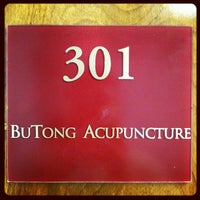 Photo taken at Bu Tong Acupuncture by Leandro M. on 5/16/2012