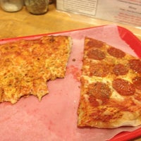Photo taken at Palisades Pizzeria &amp;amp; Clam Bar by Jesse G. on 6/26/2012