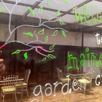 Foto tomada en Maimee&amp;#39;s Garden Café  por Jerry T. el 6/19/2012