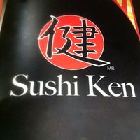 Foto tirada no(a) Sushi Ken por Ruben O. em 8/8/2012