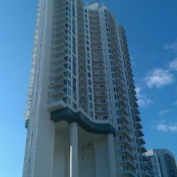 8/18/2012 tarihinde Tony V.ziyaretçi tarafından The Local Miami'de çekilen fotoğraf
