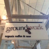 8/4/2012 tarihinde Harryziyaretçi tarafından Groundwork Coffee Company'de çekilen fotoğraf