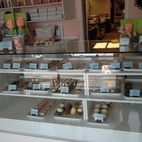 Das Foto wurde bei Tu-Lu&amp;#39;s Gluten Free Bakery von Justin J. am 9/1/2012 aufgenommen