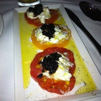 Das Foto wurde bei Ruffino&amp;#39;s Restaurant - Steak, Seafood, Italian von Katie P. am 8/19/2012 aufgenommen