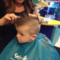 Foto tomada en Snip-its Haircuts for Kids  por Brian B. el 5/28/2012