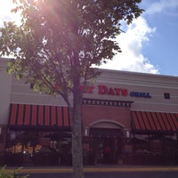 รูปภาพถ่ายที่ Glory Days Grill โดย Josh เมื่อ 6/17/2012