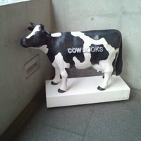 Photo taken at COW BOOKS 南青山 by さねっぴ on 9/1/2012