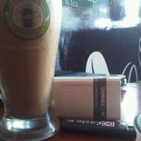 Foto diambil di Coffee Toffee oleh riris p. pada 6/7/2012