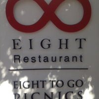 รูปภาพถ่ายที่ Eight Restaurant โดย Markus G. เมื่อ 4/6/2012