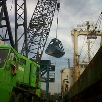 Photo taken at Kade 208, Pelabuhan Tanjung Priok, Jakarta by hafiz a. on 5/8/2012