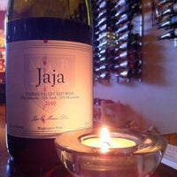 Foto diambil di Vino Bello Wine Bar &amp;amp; Shop oleh Christopher W. pada 4/1/2012