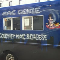 Photo taken at Mac Genie Truck by Flora le Fae on 4/4/2012