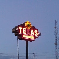 Photo taken at Texas Roadhouse by Jacob L. on 9/8/2012