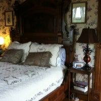 Photo taken at Mont Rest Bed &amp;amp; Breakfast by Prudy K. on 5/1/2012