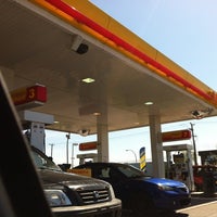 5/11/2012 tarihinde Martin K.ziyaretçi tarafından Shell'de çekilen fotoğraf
