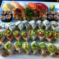Foto scattata a Blue Sushi Sake Grill da Joy O. il 7/13/2012
