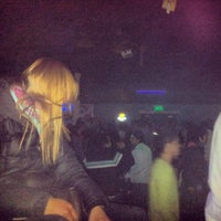 Photo taken at Mambo Discoteque by Maoni M. on 7/29/2012