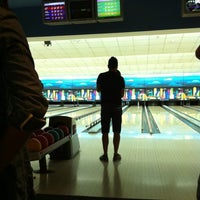 Photo taken at Bowling Sur by Juanjo on 9/5/2012