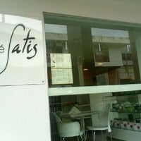 รูปภาพถ่ายที่ Café Satis โดย Hellen S. เมื่อ 3/6/2012