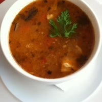 Foto tirada no(a) Restaurante Lugar de Baixo por Alexey M. em 6/23/2012