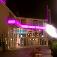 Foto tomada en UltraLuxe Anaheim Cinemas at GardenWalk  por Shawn S. el 5/6/2012