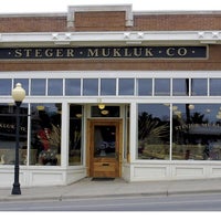 Das Foto wurde bei Steger Mukluk Co von Steger M. am 5/14/2012 aufgenommen