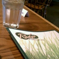 Photo prise au Rudy&#39;s Steakhouse par Diane B. le2/26/2012