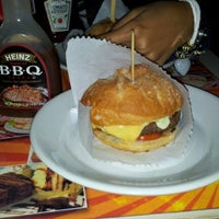 7/16/2012 tarihinde Erick Juanziyaretçi tarafından Dukin&amp;#39;s Burger'de çekilen fotoğraf