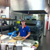 Das Foto wurde bei Domino&amp;#39;s Pizza von Gijs v. am 3/19/2012 aufgenommen