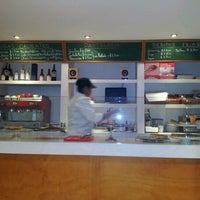รูปภาพถ่ายที่ Swizly, Panaderia Artesanal Suiza โดย Claudio M. เมื่อ 2/23/2012