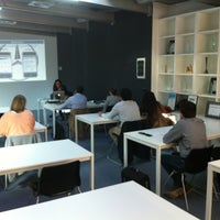 รูปภาพถ่ายที่ MBS Mobile Business School โดย César M. เมื่อ 5/10/2012
