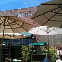 รูปภาพถ่ายที่ Napa General Store Restaurant โดย Patricia C. เมื่อ 4/30/2012