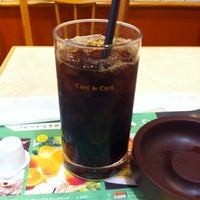 Photo taken at CAFÉ de CRIÉ 西新宿3丁目 by Fumio I. on 5/16/2012