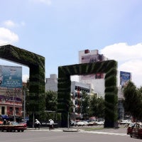 Photo taken at Jardin Vertical Nissan Zero Emission by Alain M. on 6/25/2012