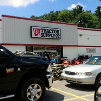 Photo taken at Tractor Supply Co. by Sir Justyn &amp;quot;Baron&amp;quot; on 7/29/2012