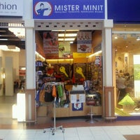 Photo taken at Mister Minit by Paul V. on 5/30/2012