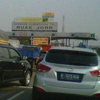 Photo taken at Jalan Tol Lingkar Luar Jakarta Seksi W2 Selatan (JORR W2 S) by Atik W. on 9/1/2012