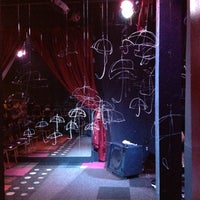 รูปภาพถ่ายที่ Fishtank Performance Studio โดย Heidi V. เมื่อ 9/1/2012