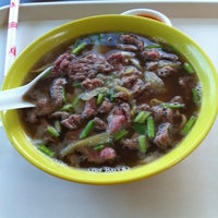 Photo taken at Lagoon Leng Kee Beef Kway Teow by Stervey L. on 2/11/2012