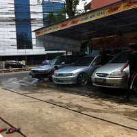 Photo taken at DNA Performance Car Wash by Andre R. on 8/12/2012