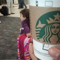 Photo taken at Starbucks by Kleber D. on 5/21/2012