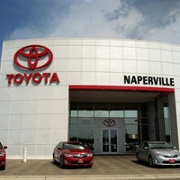 Das Foto wurde bei Toyota of Naperville von Paul H. am 7/18/2012 aufgenommen