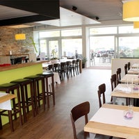 Foto scattata a fresh Restaurant &amp;amp; Lounge da Ariane F. il 7/14/2012