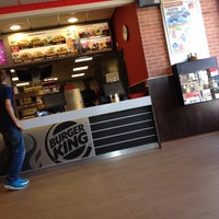 รูปภาพถ่ายที่ Burger King โดย Tracy เมื่อ 8/29/2012