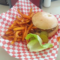 Снимок сделан в Klutch Burgers пользователем Bryan D. 3/19/2012